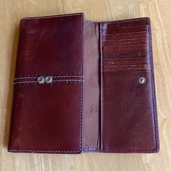 Fossil wallet 8x4” in good condition, pre-owned - Picture 5 of 9